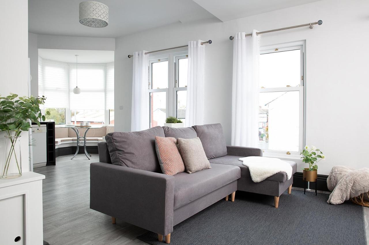 Beautiful First Floor Apartment *